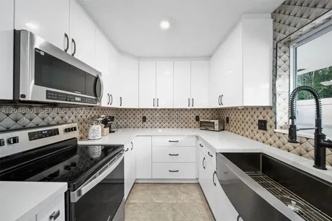 1634 NE 4th Place Fort Lauderdale FL 33301