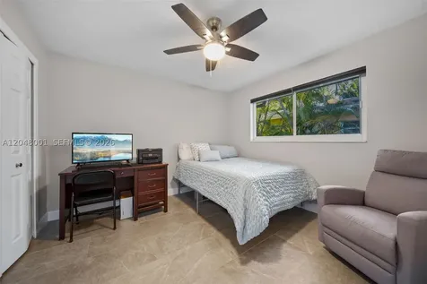 1634 NE 4th Place Fort Lauderdale FL 33301