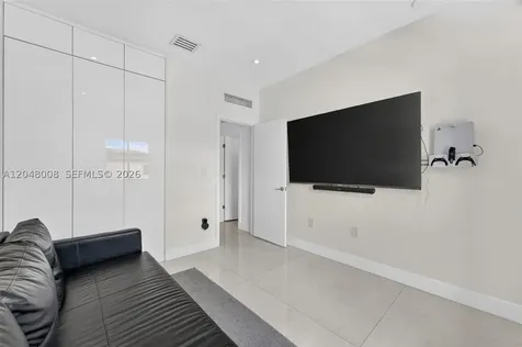11024 W 35th Lane Hialeah FL 33018