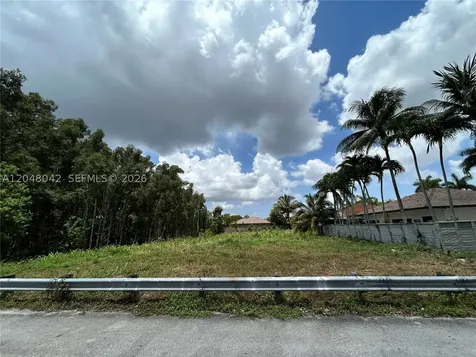 148 SW 32 Lane Miami FL 33185