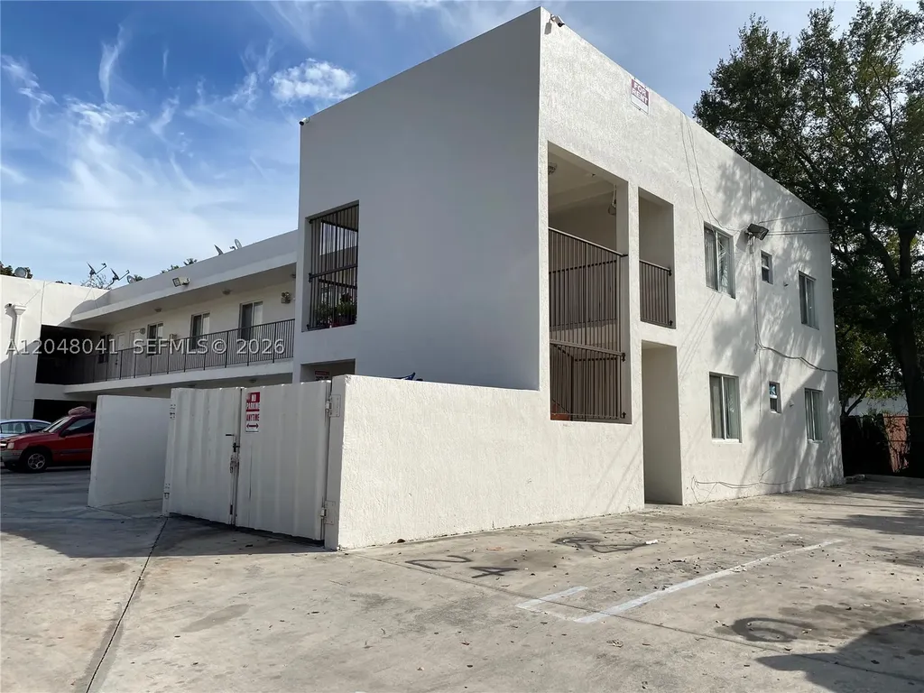 181 NW 47th Avenue Miami FL 33126