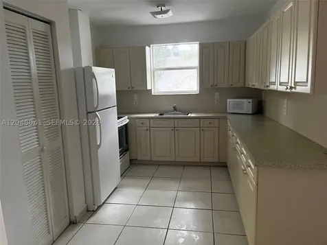 181 NW 47th Avenue Miami FL 33126