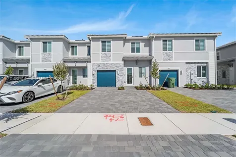 701 SE 13th St Circle Homestead FL 33034