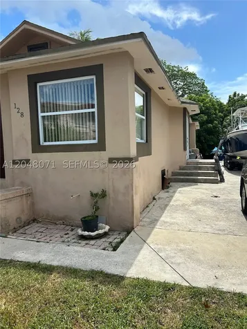 128 SW 11th Avenue Miami FL 33130