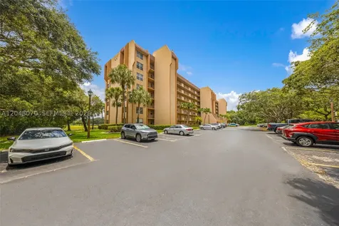 3001 W Rolling Hills Circle Davie FL 33328