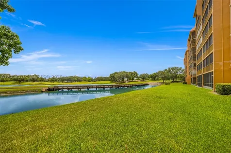 3001 W Rolling Hills Circle Davie FL 33328