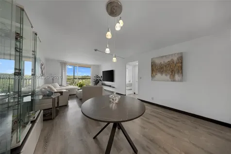 3001 W Rolling Hills Circle Davie FL 33328