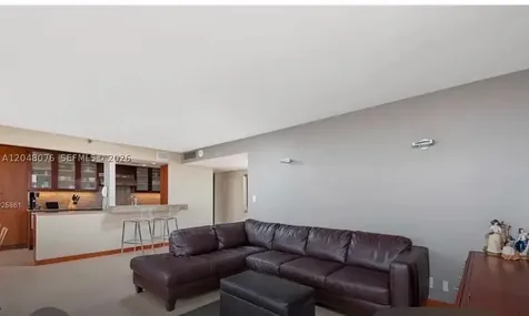 2555 Collins Avenue Miami Beach FL 33140