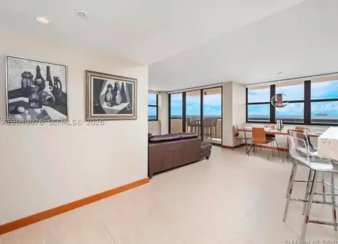 2555 Collins Avenue Miami Beach FL 33140