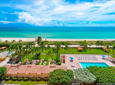 2555 Collins Avenue Miami Beach FL 33140