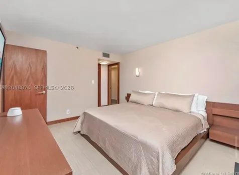 2555 Collins Avenue Miami Beach FL 33140