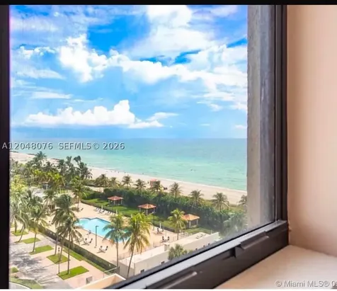 2555 Collins Avenue Miami Beach FL 33140