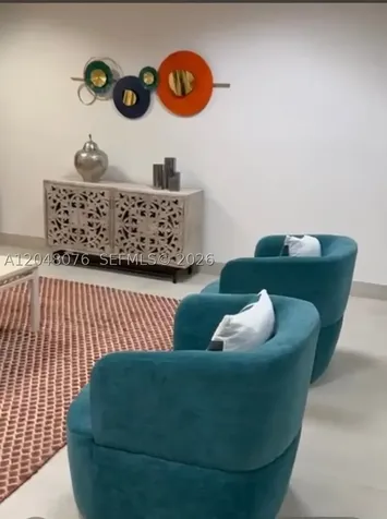 2555 Collins Avenue Miami Beach FL 33140
