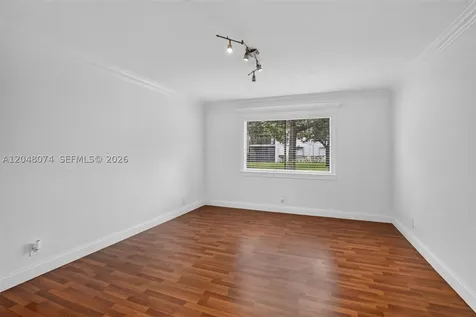 359 Lakeview Drive Weston FL 33326