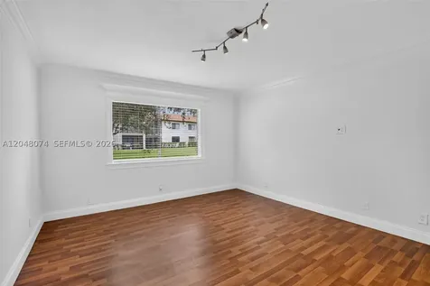 359 Lakeview Drive Weston FL 33326
