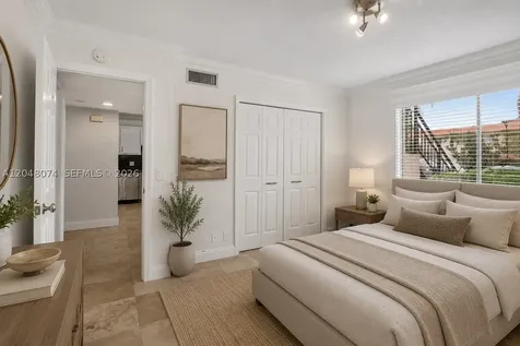 359 Lakeview Drive Weston FL 33326