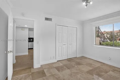 359 Lakeview Drive Weston FL 33326