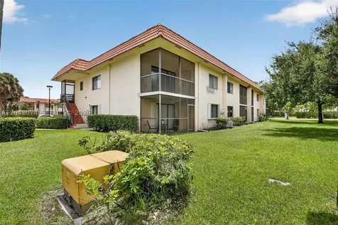 359 Lakeview Drive Weston FL 33326