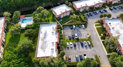 359 Lakeview Drive Weston FL 33326