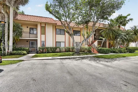 359 Lakeview Drive Weston FL 33326