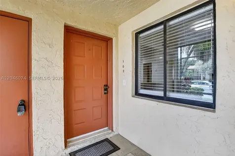 359 Lakeview Drive Weston FL 33326