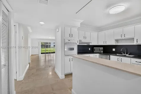359 Lakeview Drive Weston FL 33326