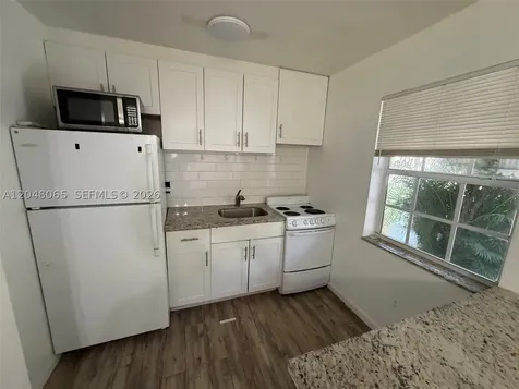 34 SW 5th Street Hallandale Beach FL 33009