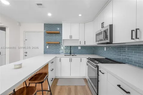 9520 SW 8th Street Miami FL 33174