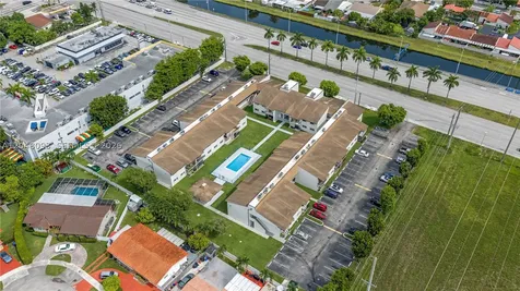 9520 SW 8th Street Miami FL 33174