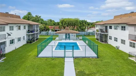 9520 SW 8th Street Miami FL 33174