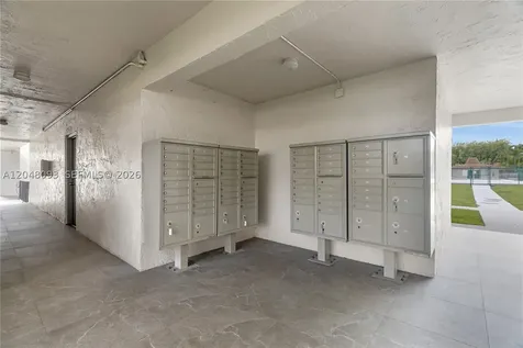 9520 SW 8th Street Miami FL 33174