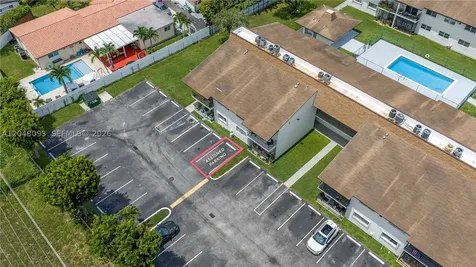 9520 SW 8th Street Miami FL 33174