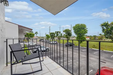 9520 SW 8th Street Miami FL 33174