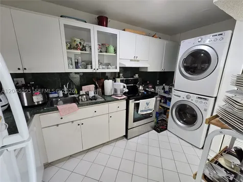 1555 W 44th Place Hialeah FL 33012