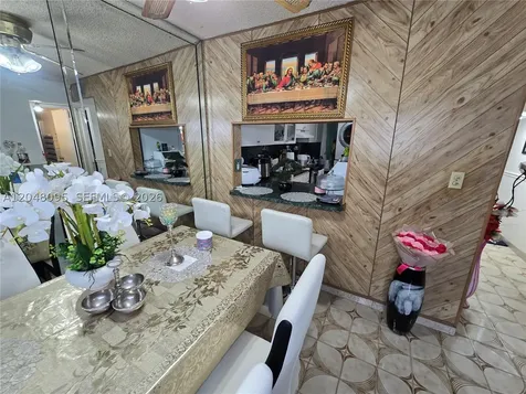 1555 W 44th Place Hialeah FL 33012