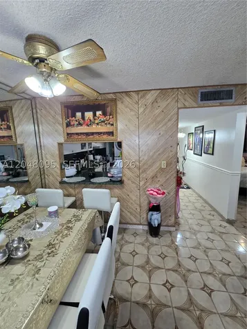 1555 W 44th Place Hialeah FL 33012