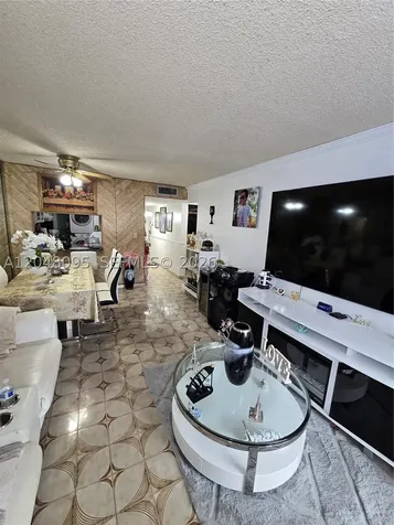 1555 W 44th Place Hialeah FL 33012