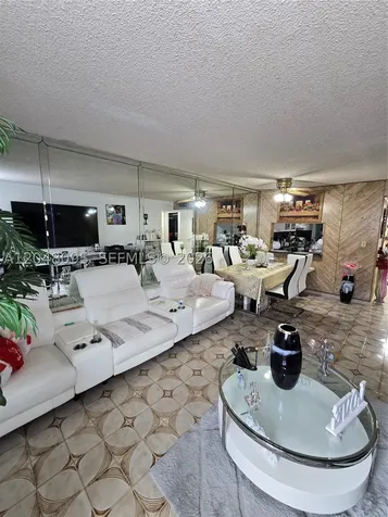 1555 W 44th Place Hialeah FL 33012