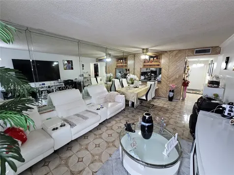 1555 W 44th Place Hialeah FL 33012