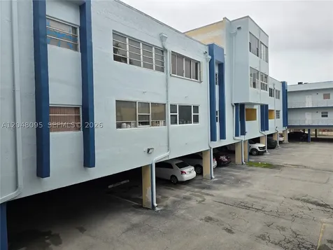 1555 W 44th Place Hialeah FL 33012