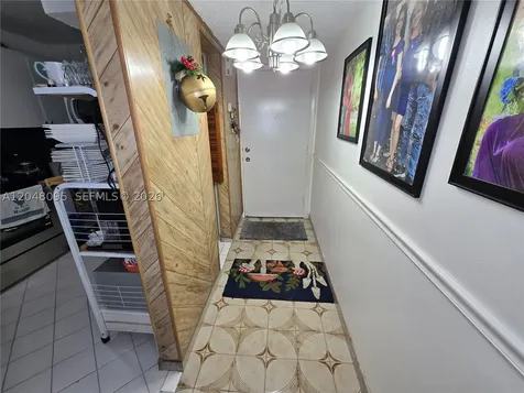 1555 W 44th Place Hialeah FL 33012
