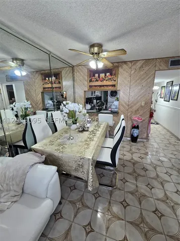 1555 W 44th Place Hialeah FL 33012