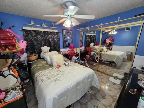 1555 W 44th Place Hialeah FL 33012