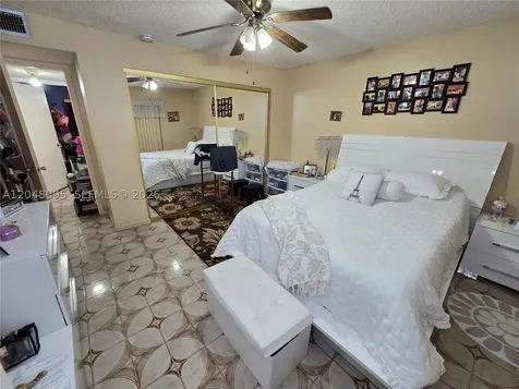 1555 W 44th Place Hialeah FL 33012