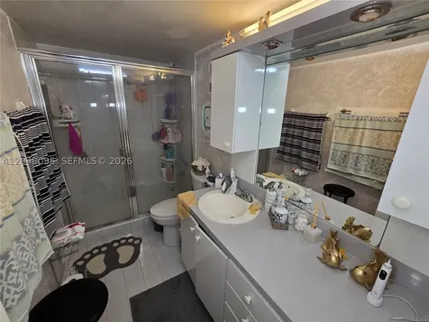 1555 W 44th Place Hialeah FL 33012