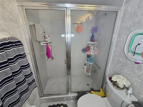 1555 W 44th Place Hialeah FL 33012