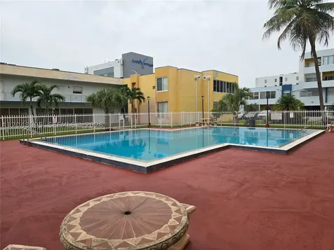 1555 W 44th Place Hialeah FL 33012