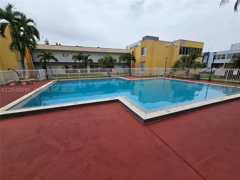1555 W 44th Place Hialeah FL 33012