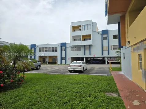 1555 W 44th Place Hialeah FL 33012