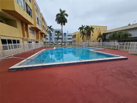 1555 W 44th Place Hialeah FL 33012